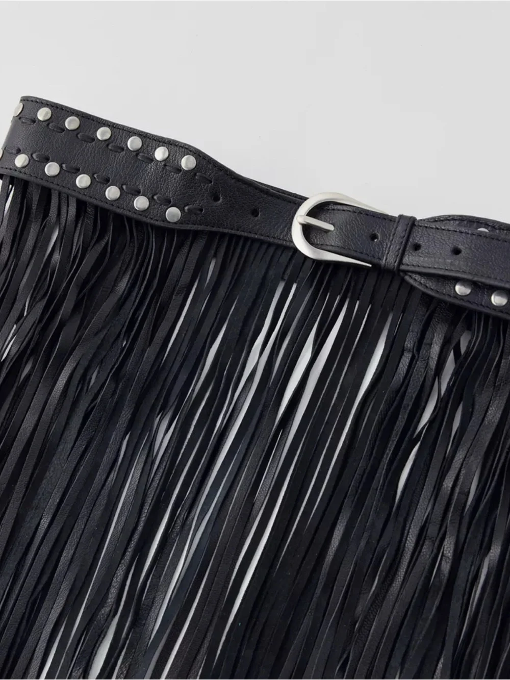 (SMALL) NWOT SILENCE & NOISE URBAN OUTFITTERS NOAH LEATHER FINGE SKIRT